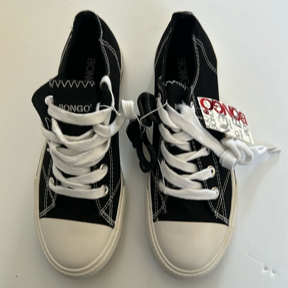 New Bongo Black Sneaker Women Size 7